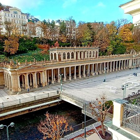 Apartments Stubsi With Colonnade View Karlovy Vary Bagian luar foto
