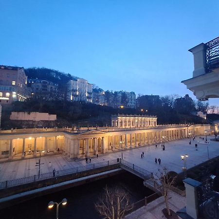 Apartments Stubsi With Colonnade View Karlovy Vary Bagian luar foto
