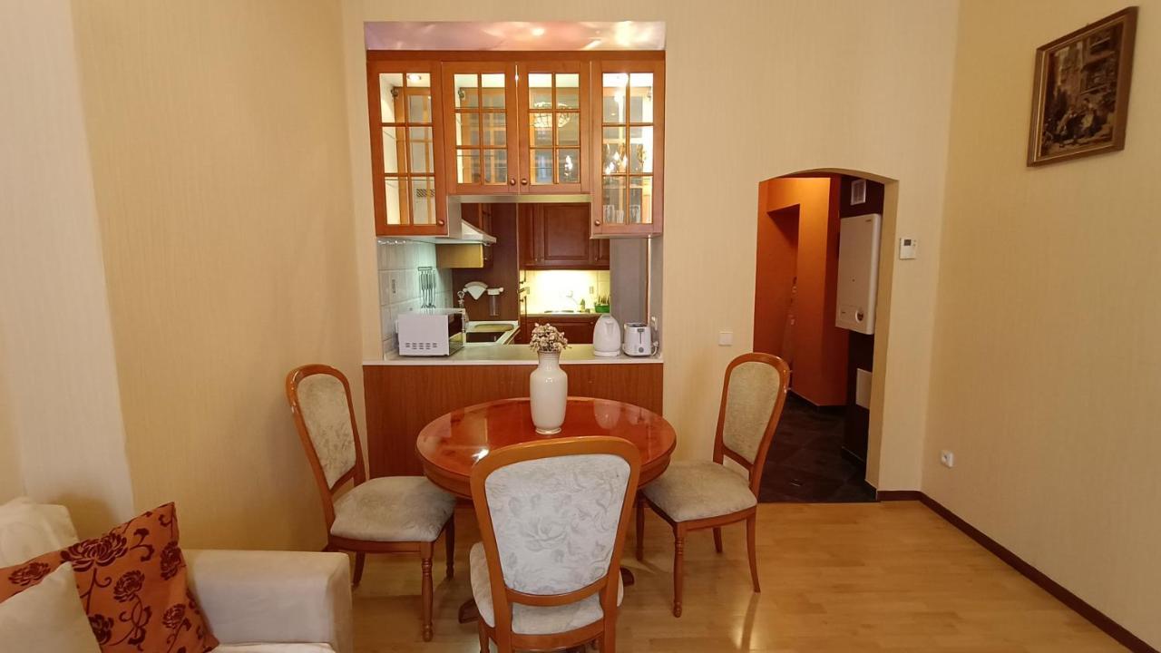 Apartments Stubsi With Colonnade View Karlovy Vary Bagian luar foto