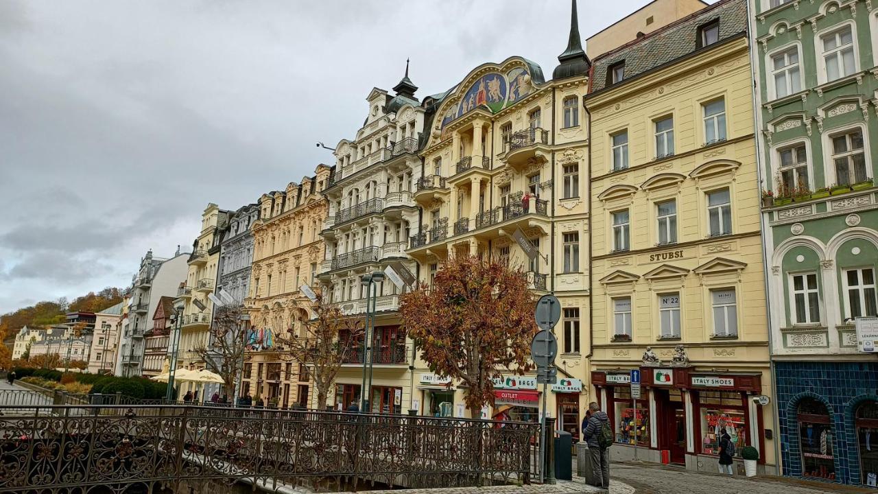 Apartments Stubsi With Colonnade View Karlovy Vary Bagian luar foto