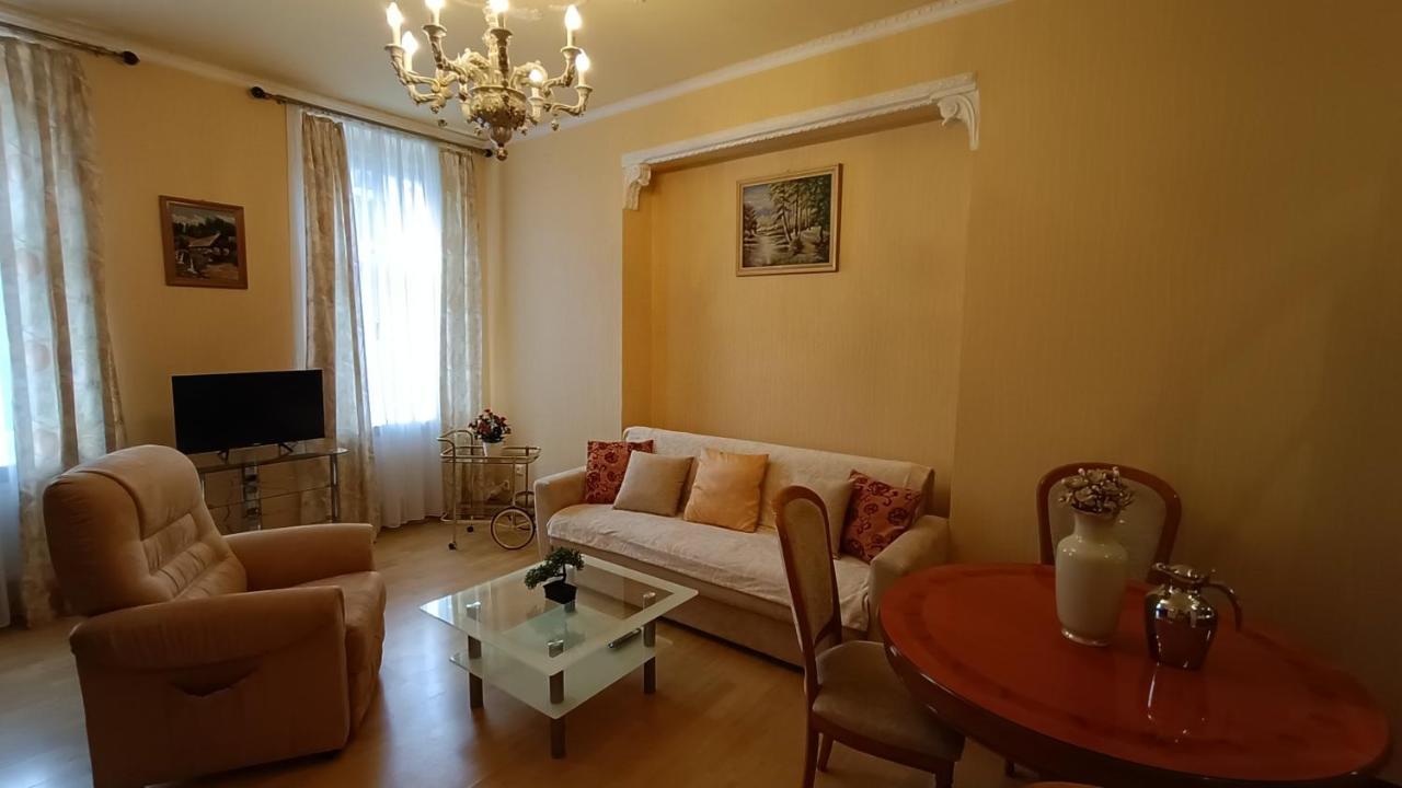 Apartments Stubsi With Colonnade View Karlovy Vary Bagian luar foto