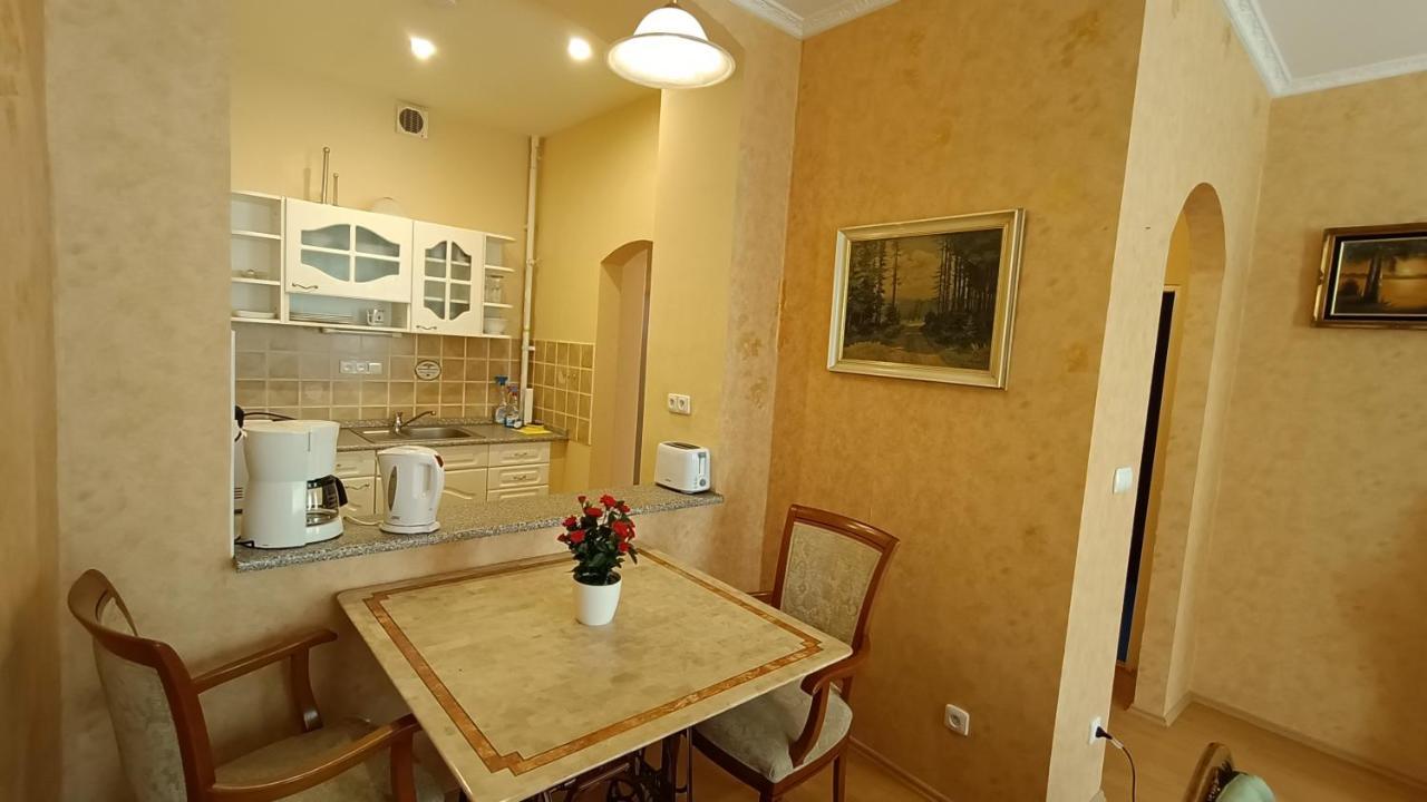 Apartments Stubsi With Colonnade View Karlovy Vary Bagian luar foto