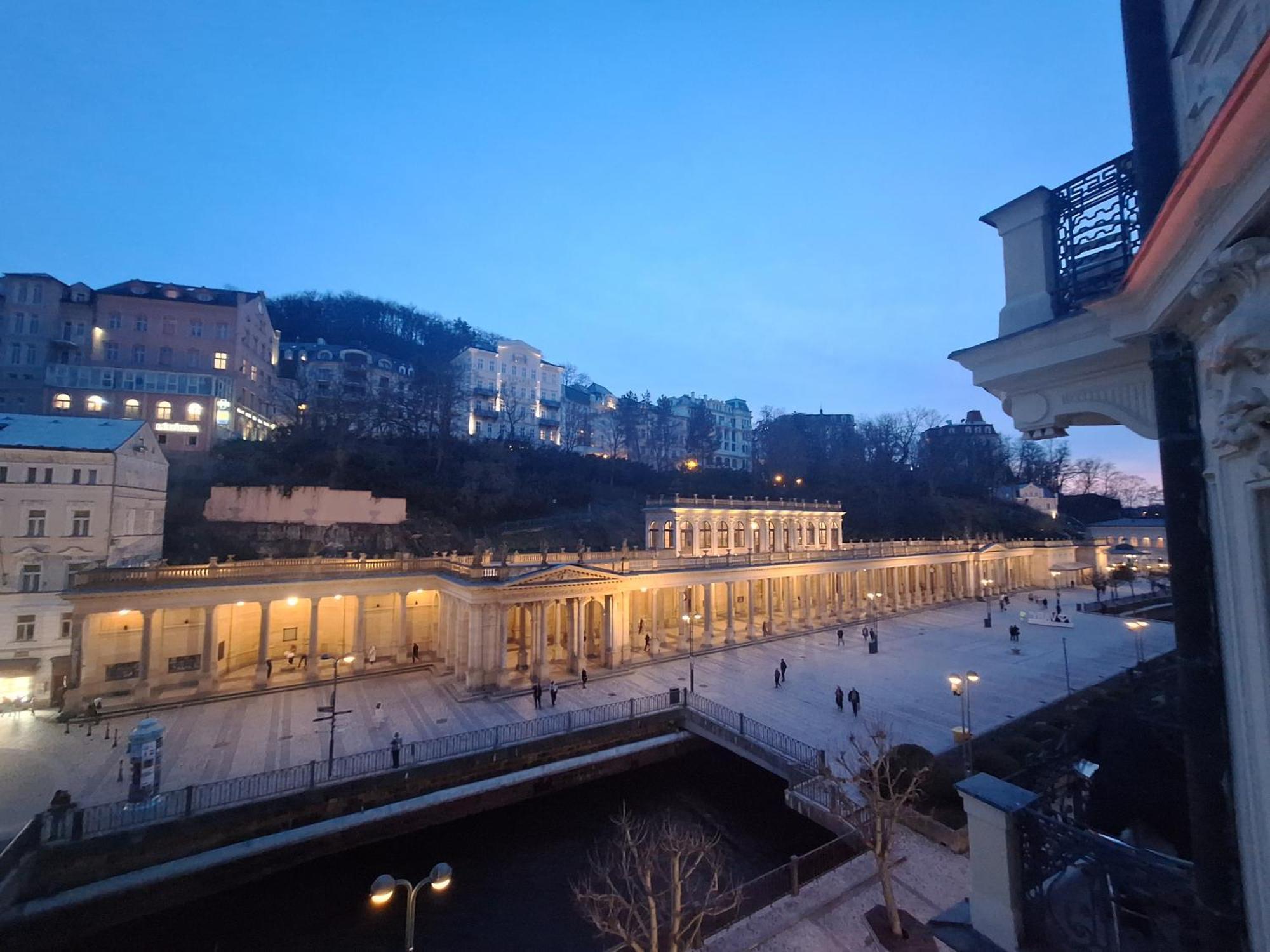 Apartments Stubsi With Colonnade View Karlovy Vary Bagian luar foto