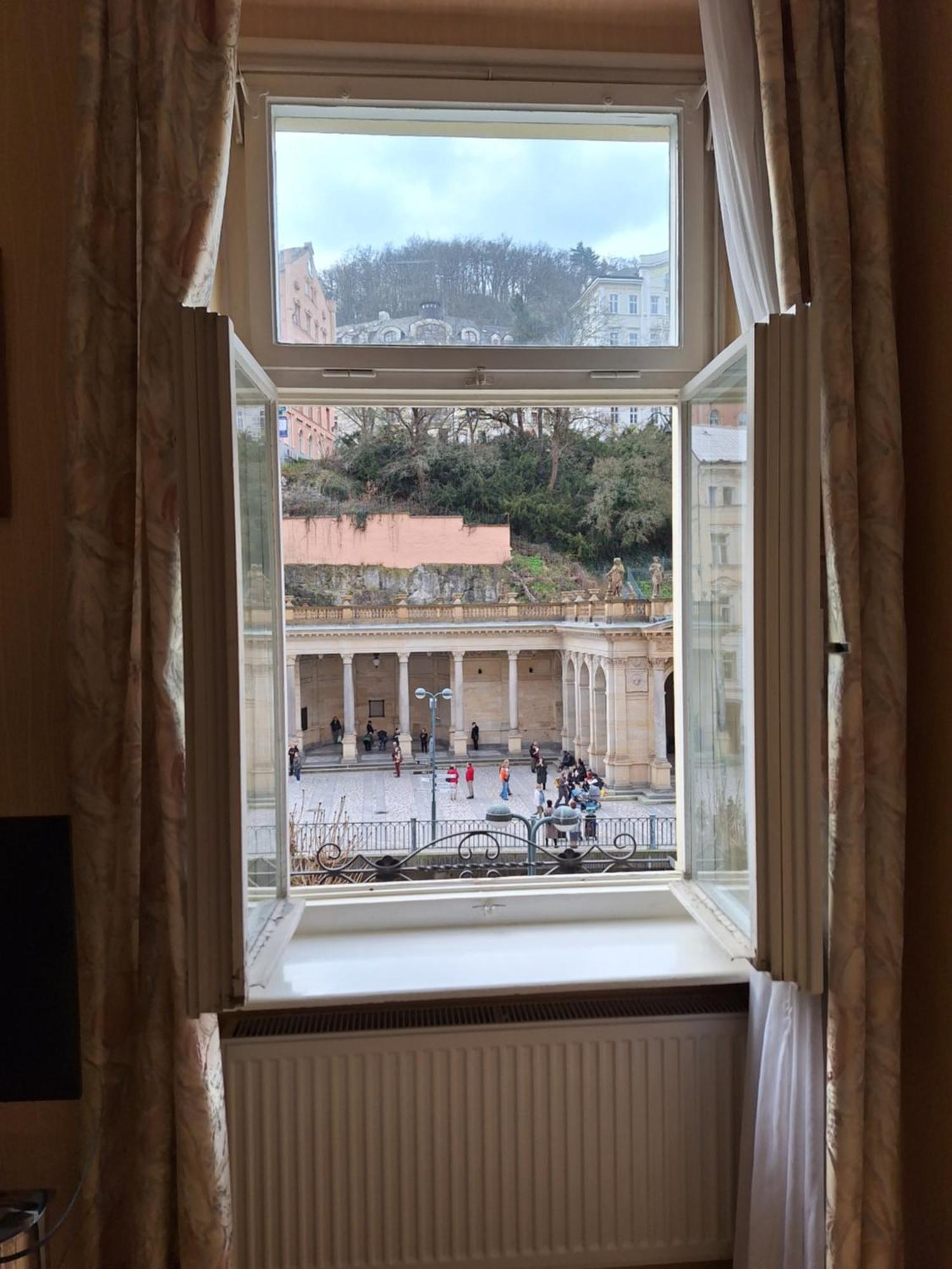 Apartments Stubsi With Colonnade View Karlovy Vary Bagian luar foto